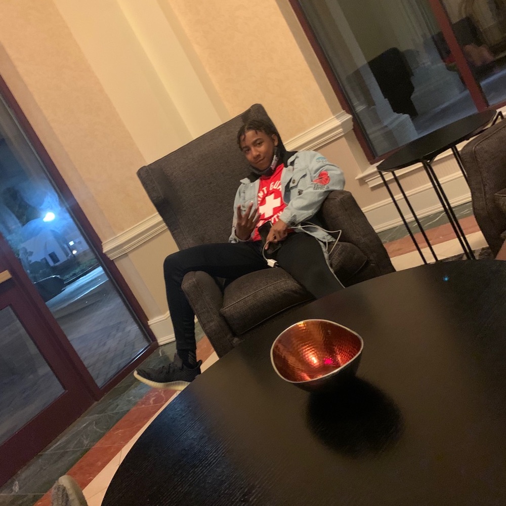 Meet your Posher, Amir